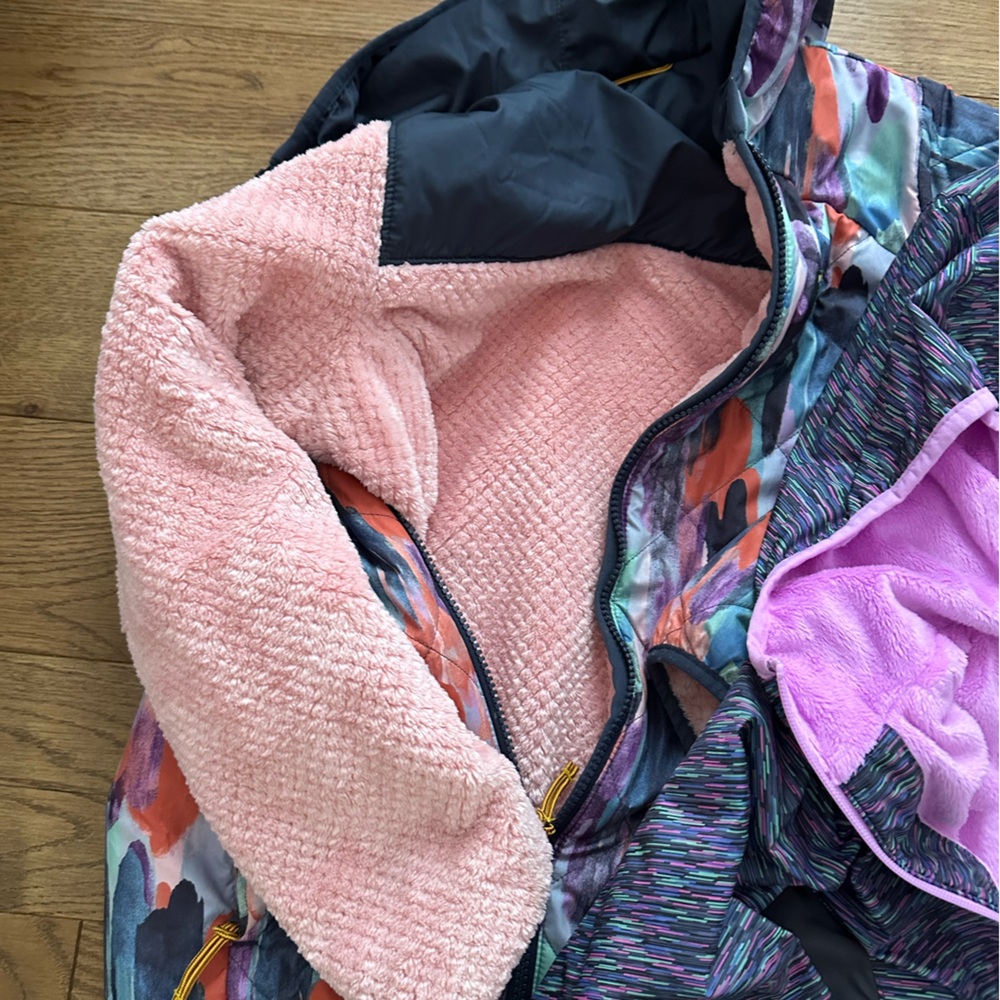 Girl’s jackets - Picture 2 of 6